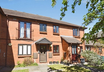 2 bedroom apartment to rent - Plested Court, Stoke Mandeville, Aylesbury, Buckinghamshire, HP22 - Property View 1