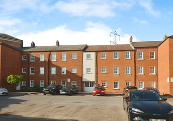 2 bedroom apartment to rent - Stafford Keep, Pine Street, Aylesbury, HP19 - Property View 1