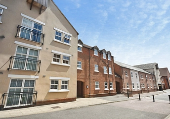 2 bedroom apartment to rent - Broka Court, Pine Street, Aylesbury, HP19 - Property View 1