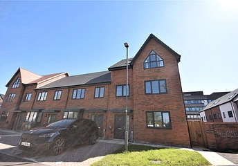 4 bedroom house to rent - Francis Avenue, Aylesbury, Buckinghamshire, HP21 - Property View 1