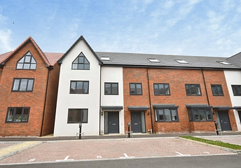 4 bedroom house to rent - Francis Avenue, Aylesbury, Buckinghamshire, HP21 - Property View 1