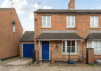 3 bedroom house for sale - Turnham Way, Aylesbury, Buckinghamshire, HP19 - Property View 1