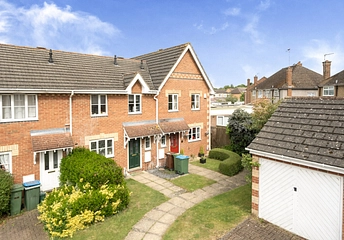 3 bedroom house for sale - Little Close, Aylesbury, Buckinghamshire, HP20 - Property View 1
