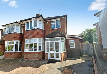3 bedroom house for sale - Ash Grove, Aylesbury, Buckinghamshire, HP21 - Property View 1