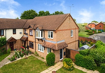 3 bedroom house for sale - Rickard Close, Aylesbury, Buckinghamshire, HP21 - Property View 1