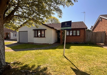 3 bedroom bungalow for sale - Ovitts Close, Winslow, Buckingham, Buckinghamshire, MK18 - Property View 1