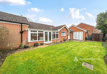 3 bedroom bungalow for sale - Courthouse Close, Winslow, Buckingham, Buckinghamshire, MK18 - Property View 1