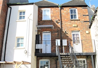 2 bedroom apartment to rent - Castle Street, Buckingham, MK18 - Property View 1