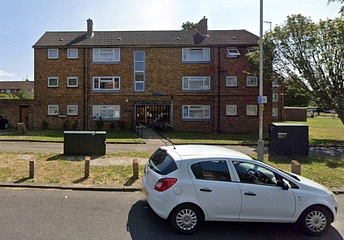 2 bedroom apartment to rent - Whipperley Way, Luton, Bedfordshire, LU1 - Property View 1