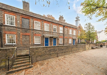 2 bedroom house for sale - High Street South, Dunstable, Bedfordshire, LU6 - Property View 1