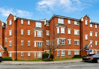 2 bedroom apartment for sale - Watling Gardens, Dunstable, Bedfordshire, LU6 - Property View 1