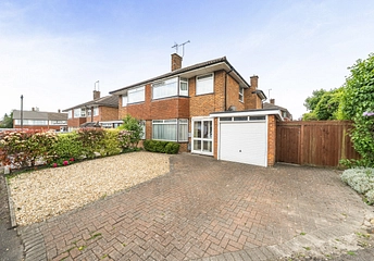 3 bedroom house for sale - Windermere Close, Dunstable, Bedfordshire, LU6 - Property View 1