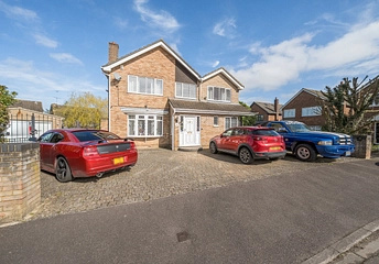 4 bedroom house for sale - Fox Dells, Dunstable, Bedfordshire, LU6 - Property View 1