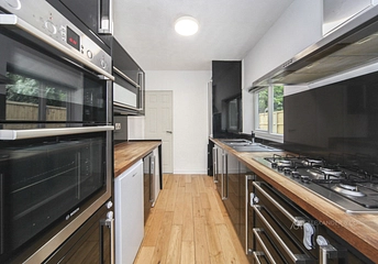 3 bedroom terraced to rent - Capron Road, Dunstable, Bedfordshire, LU5 - Property View 1