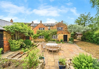 6 bedroom cottage for sale - Church End, Leckhampstead, Buckingham, Buckinghamshire, MK18 - Property View 1