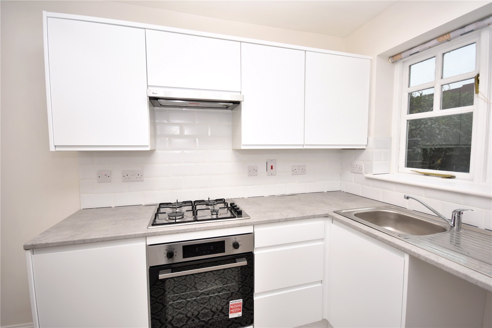 2 bedroom house to rent - Holly Drive, Aylesbury, HP21 - Property View 2