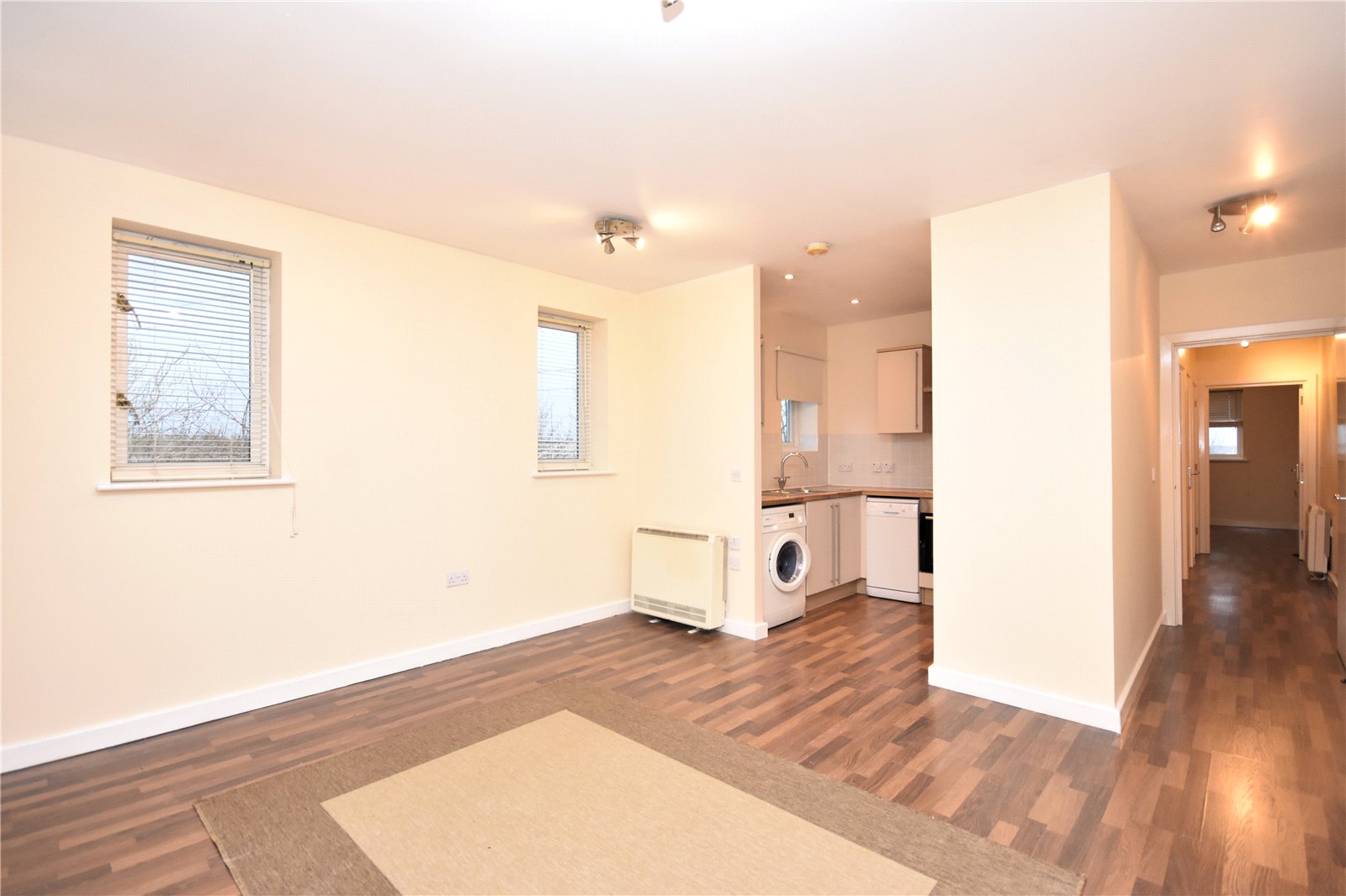 2 bedroom apartment to rent - Pine Street, Aylesbury, Buckinghamshire, HP19 - Property View 2