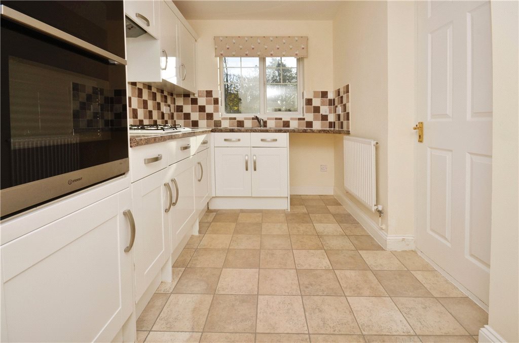 3 bedroom house for sale - Rivets Close, Aylesbury, Buckinghamshire, HP21 - Property View 2
