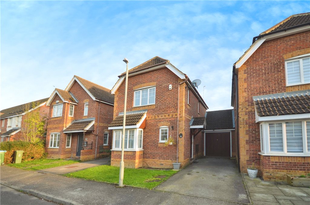 3 bedroom house for sale - Rivets Close, Aylesbury, Buckinghamshire, HP21 - Property View 1