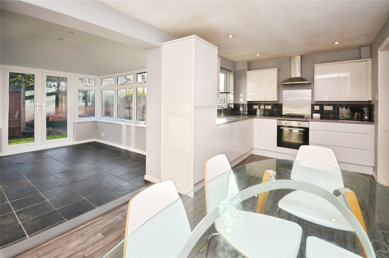 3 bedroom house for sale - Shaw Close, Aylesbury, Buckinghamshire, HP20 - Property View 3