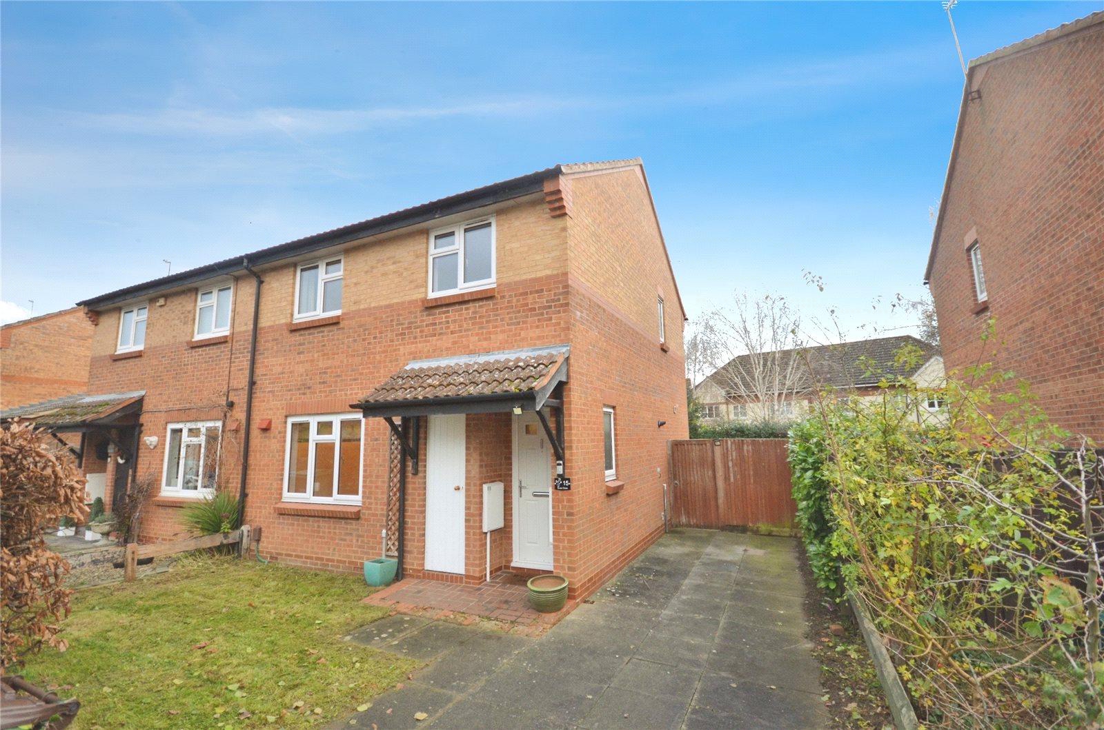 3 bedroom house for sale - Shaw Close, Aylesbury, Buckinghamshire, HP20 - Property View 1