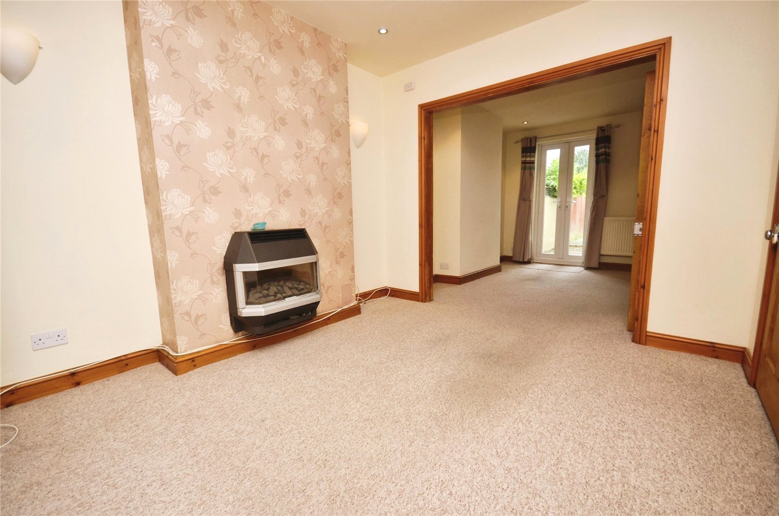 3 bedroom house for sale - Queens Park, Aylesbury, Buckinghamshire, HP21 - Property View 2