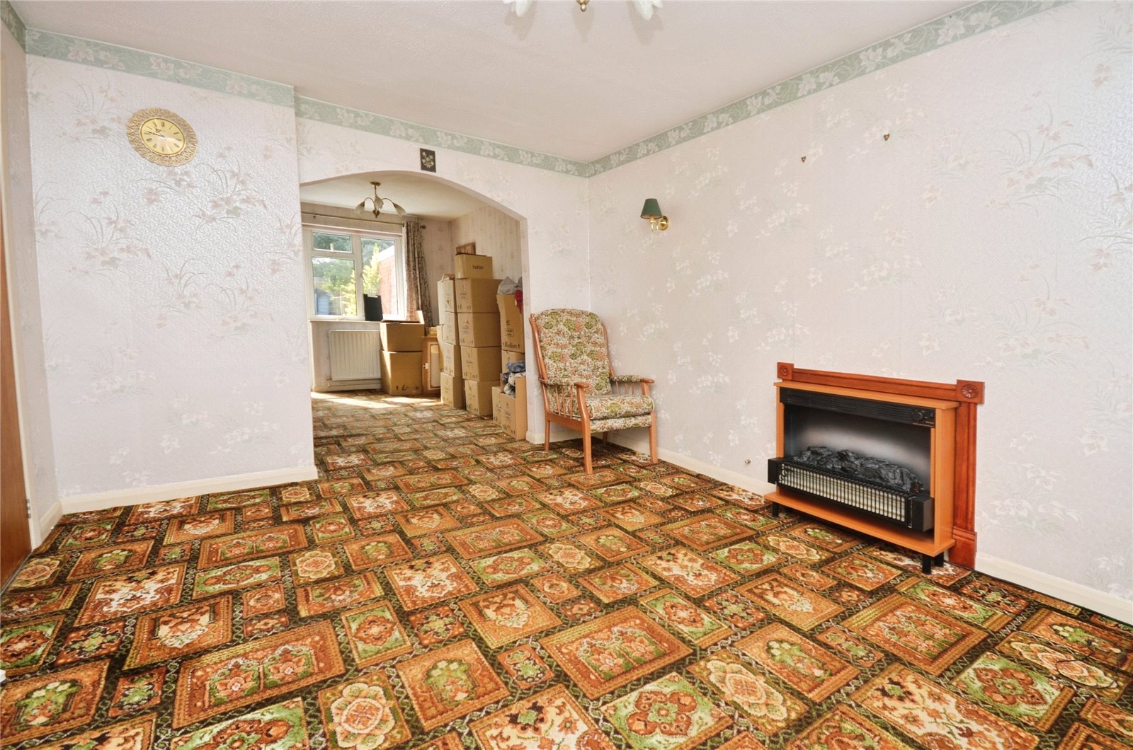 3 bedroom house for sale - Rowland Way, Aylesbury, Buckinghamshire, HP19 - Property View 2