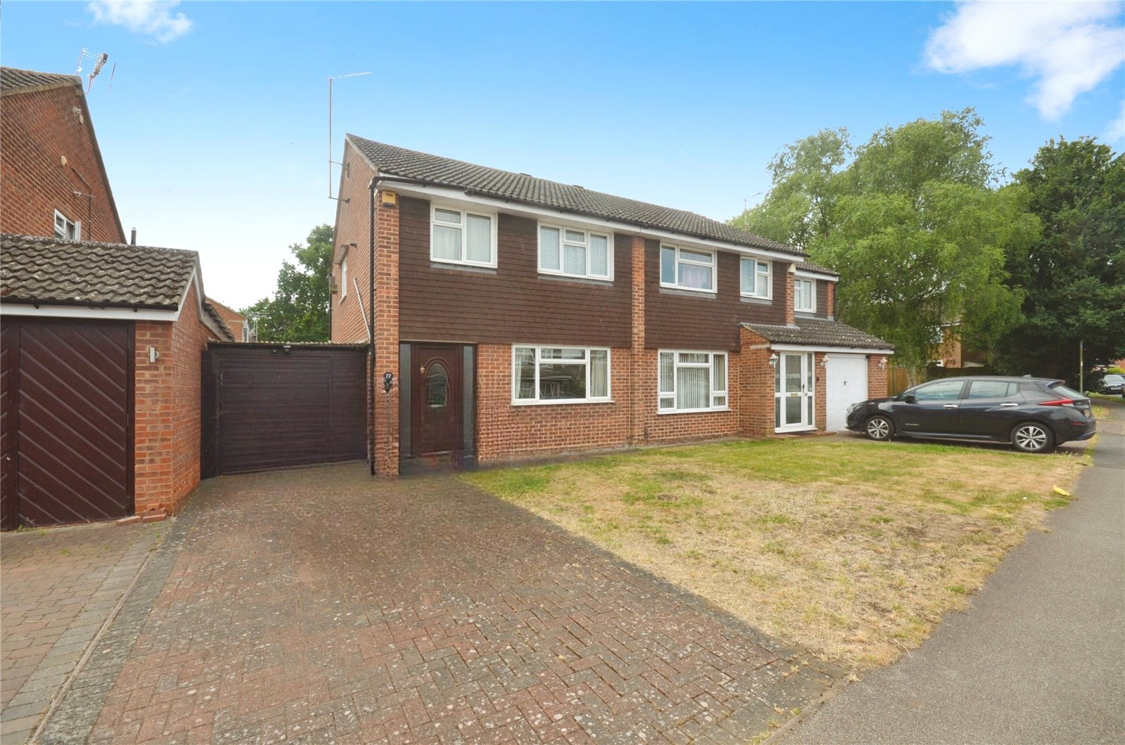 3 bedroom house for sale - Rowland Way, Aylesbury, Buckinghamshire, HP19 - Property View 1