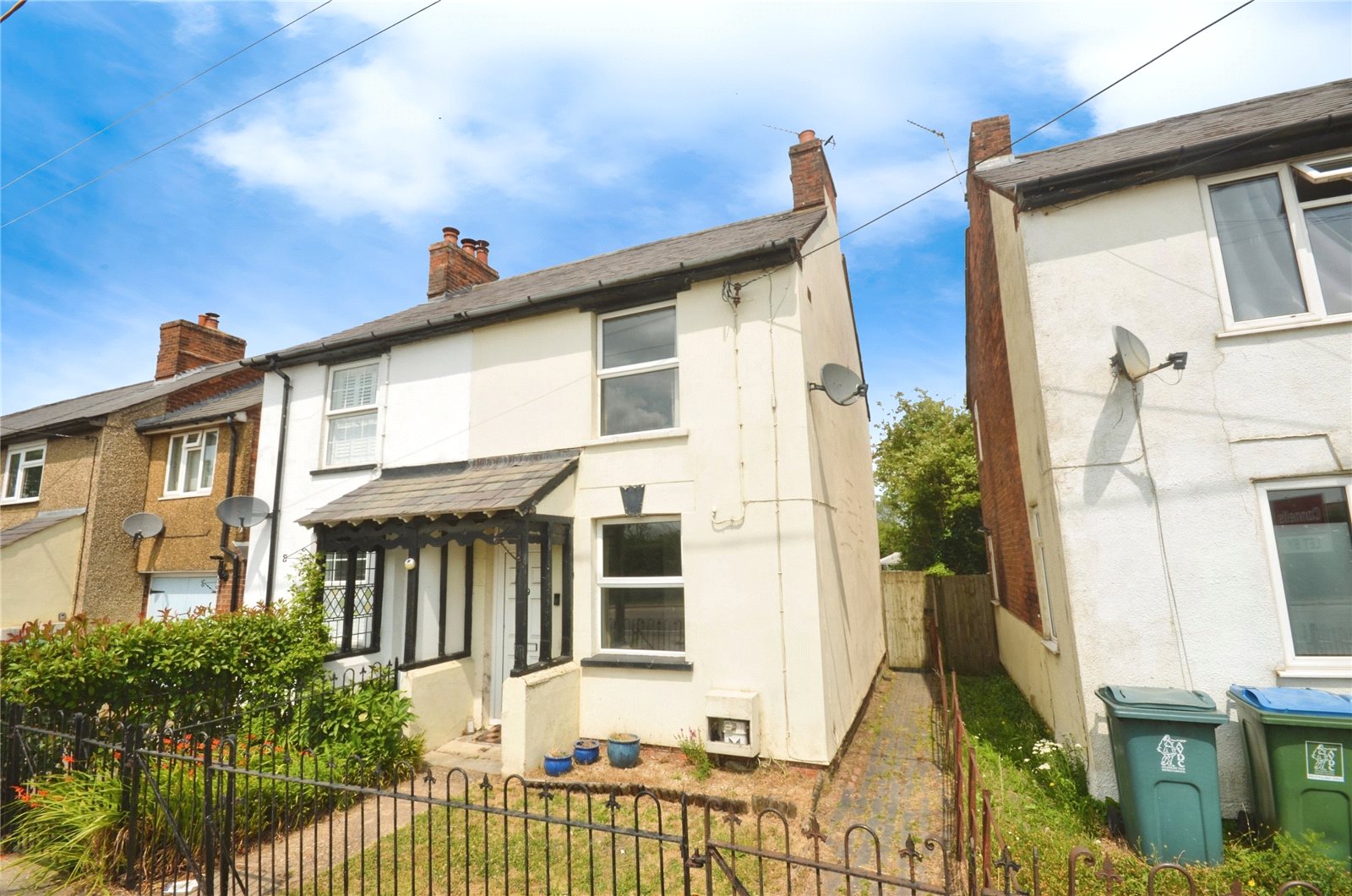 2 bedroom house for sale - Aylesbury Road, Aston Clinton, Aylesbury, Buckinghamshire, HP22 - Property View 1