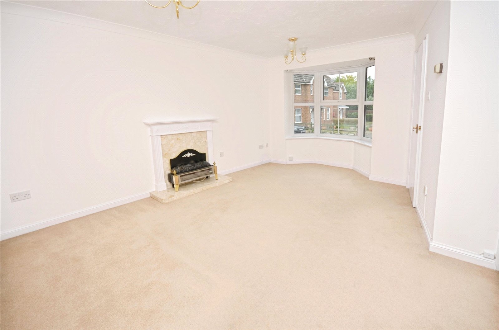 2 bedroom house for sale - Bowler Road, Aylesbury, Buckinghamshire, HP21 - Property View 3