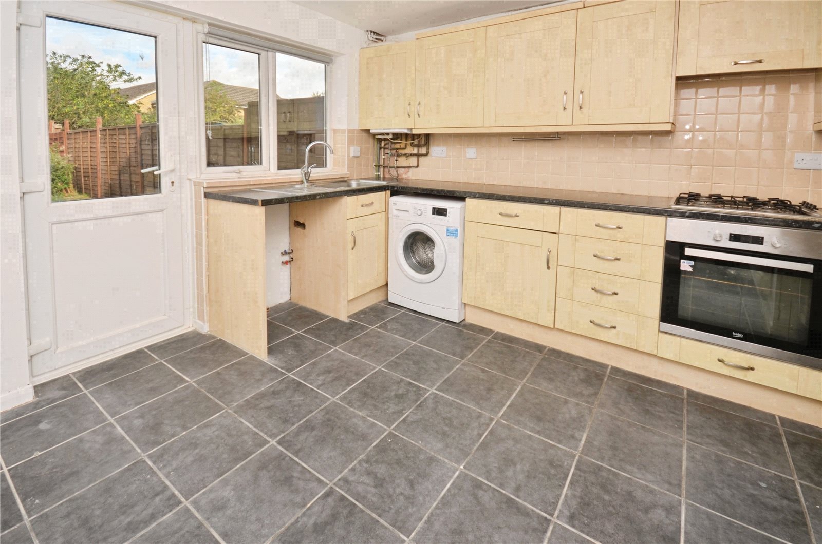 3 bedroom house for sale - Meadowcroft, Aylesbury, Buckinghamshire, HP19 - Property View 3