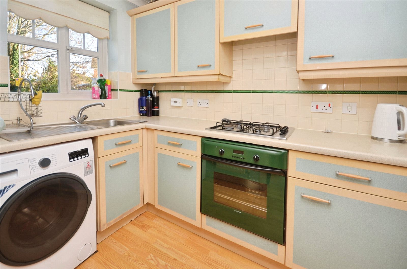 2 bedroom house for sale - Friarscroft Way, Aylesbury, Buckinghamshire, HP20 - Property View 2