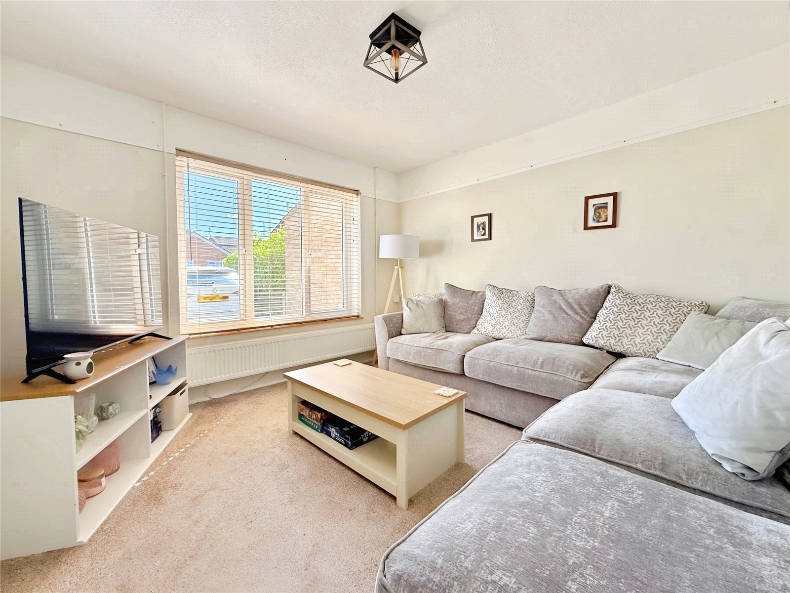 2 bedroom house for sale - Sandholme, Steeple Claydon, Buckingham, Buckinghamshire, MK18 - Property View 3