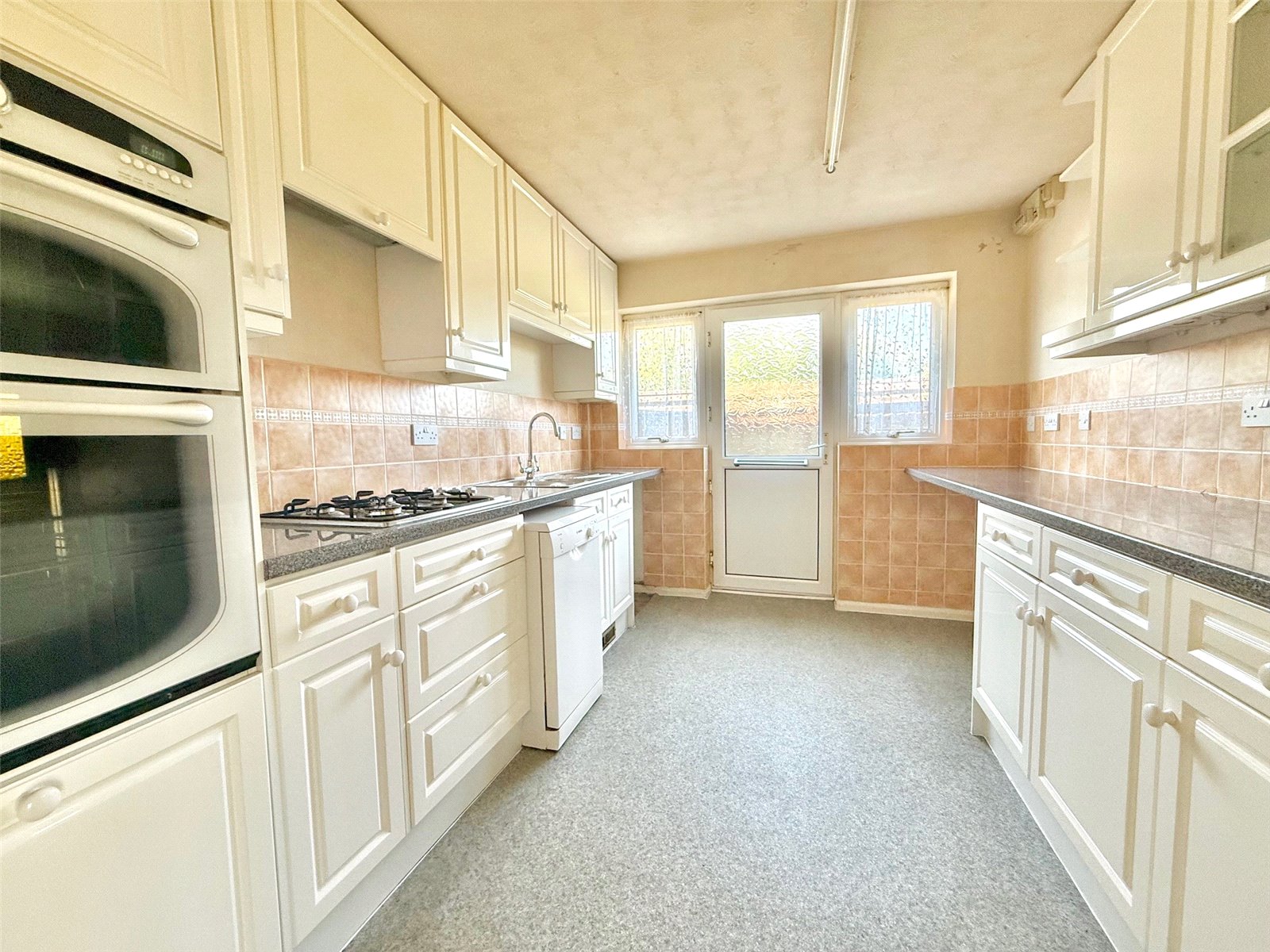 3 bedroom bungalow for sale - Magpie Way, Winslow, Buckingham, Buckinghamshire, MK18 - Property View 3