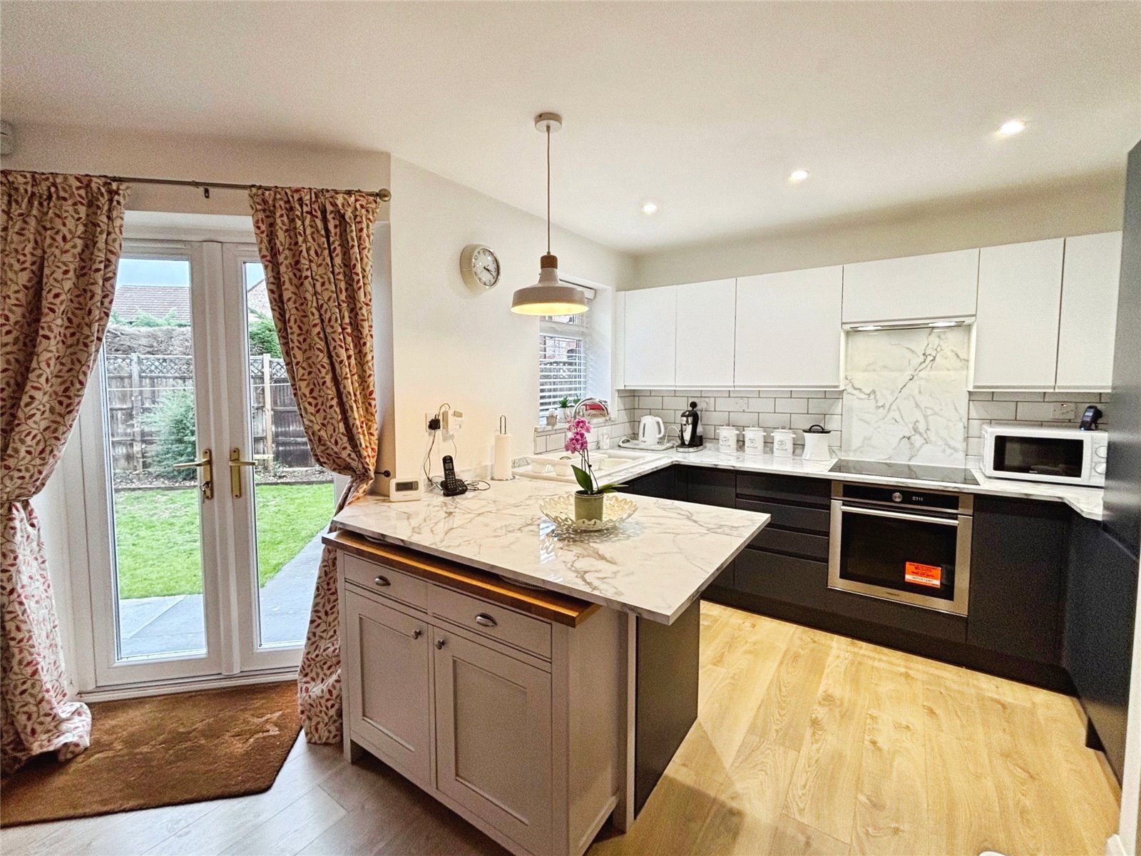 1 bedroom bungalow for sale - Spruce Drive, Bicester, Oxfordshire, OX26 - Property View 2