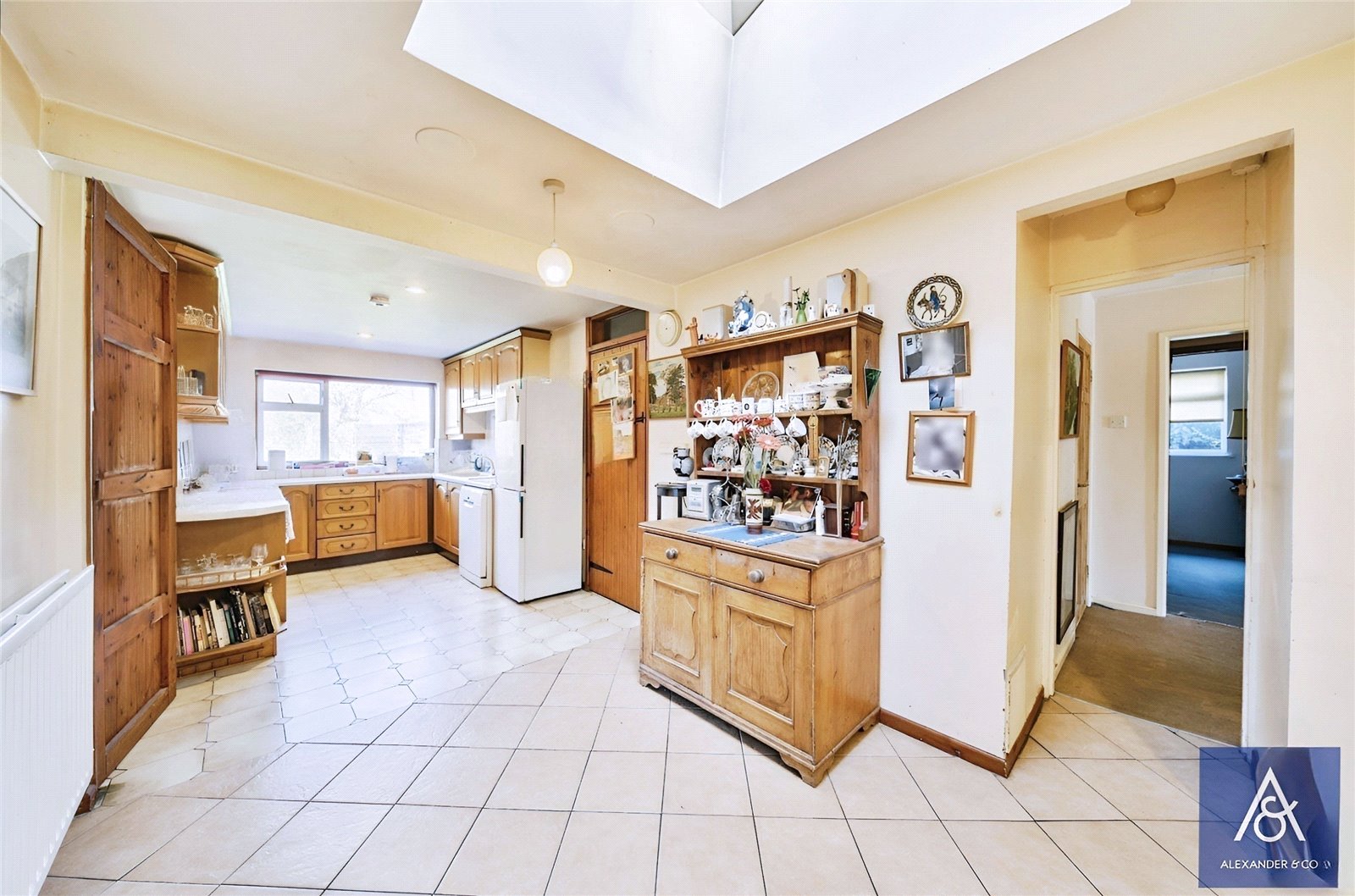 4 bedroom bungalow for sale - Halse Road, Brackley, Northamptonshire, NN13 - Property View 3
