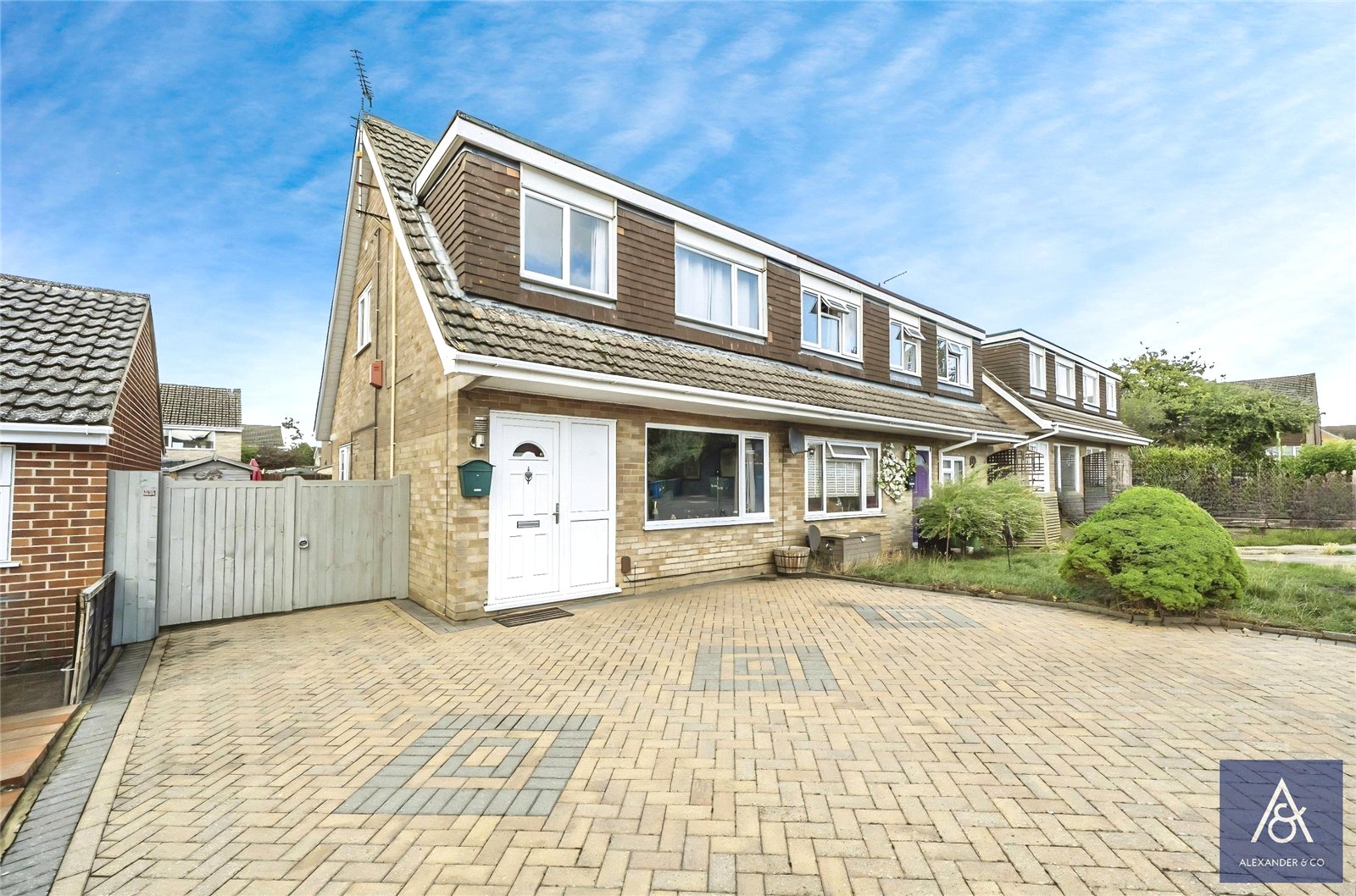 3 bedroom house for sale - Avenue Bernard, Brackley, Northamptonshire, NN13 - Property View 1