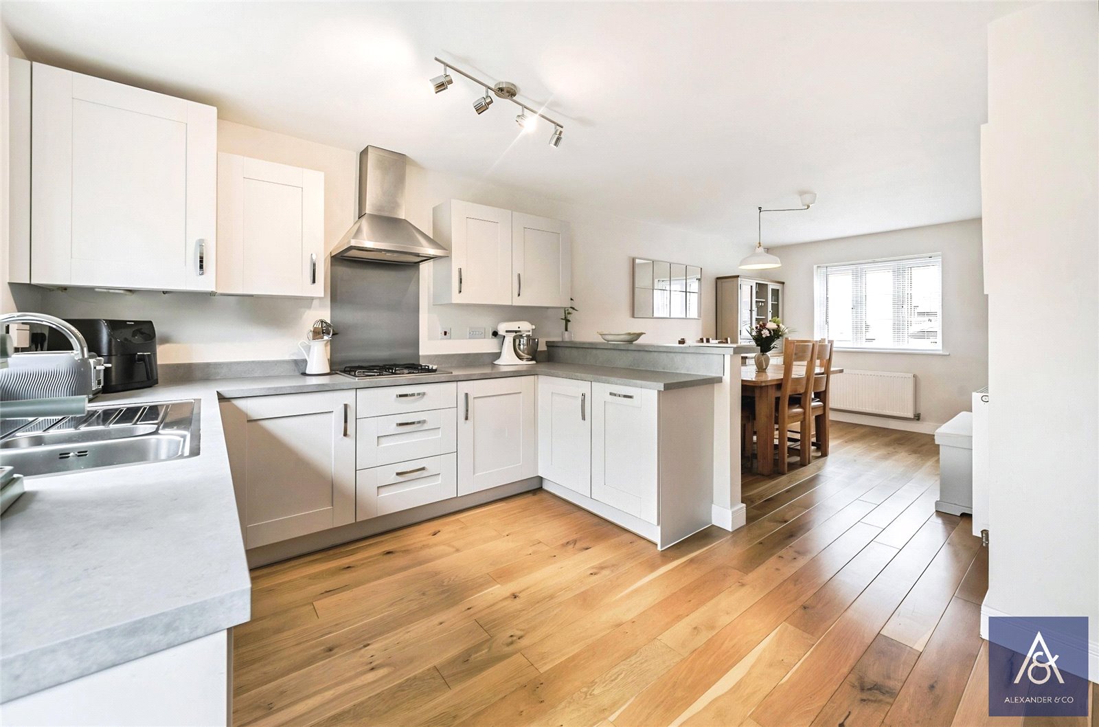 3 bedroom house for sale - Lagonda Drive, Brackley, Northamptonshire, NN13 - Property View 3