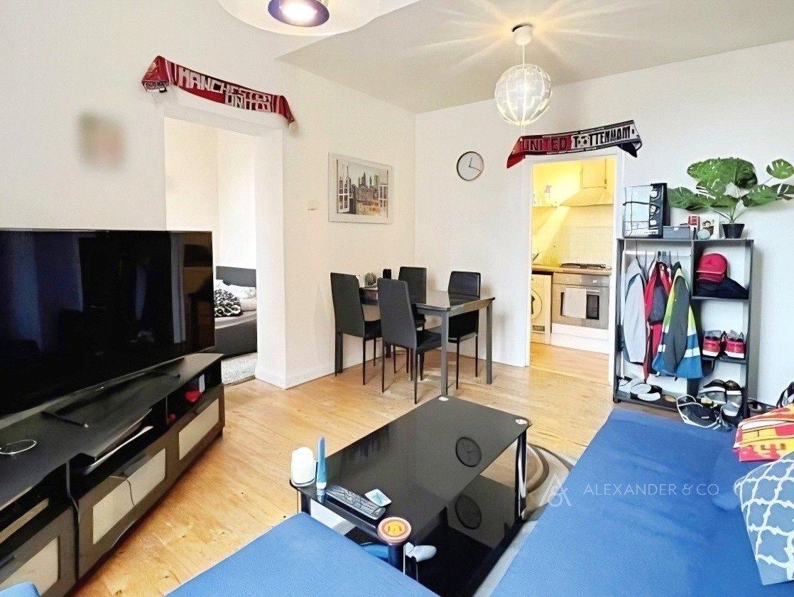 property to rent - Markhams Court, Market Square, Buckingham, MK18 - Property View 2