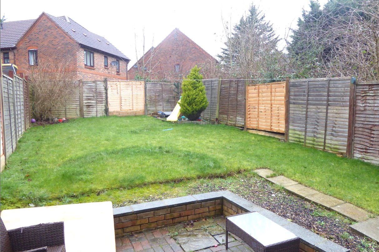 2 bedroom house to rent - Gleneagles Drive, Luton, LU2 - Property View 2