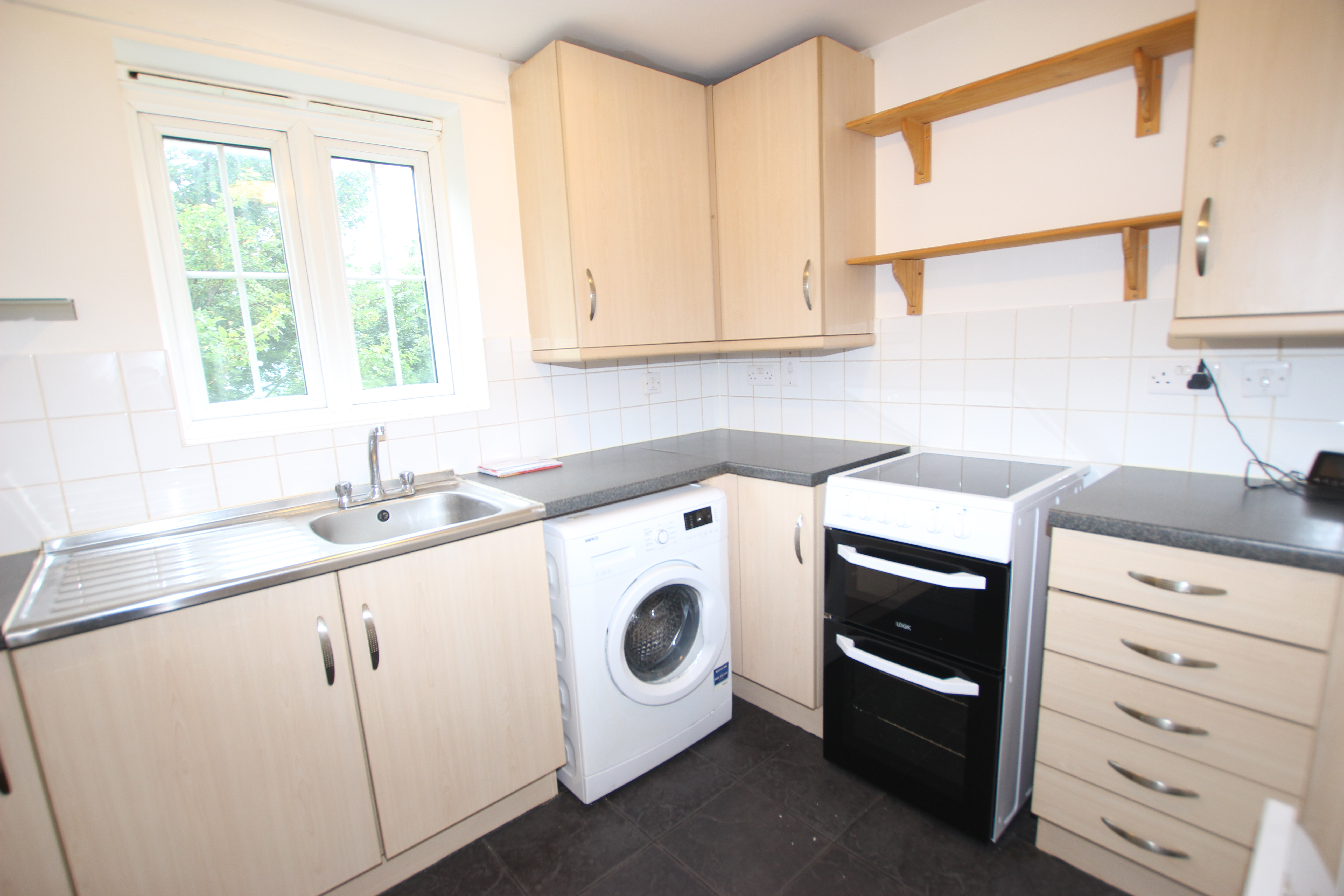 2 bedroom apartment to rent - Bramley Court, Luton Road, Dunstable, LU5 - Property View 2