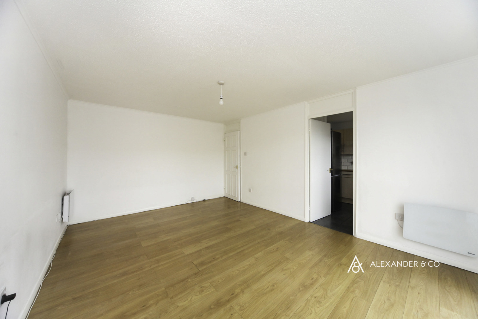 2 bedroom apartment to rent - Duchess Court, The Mall, Dunstable, LU5 - Property View 3