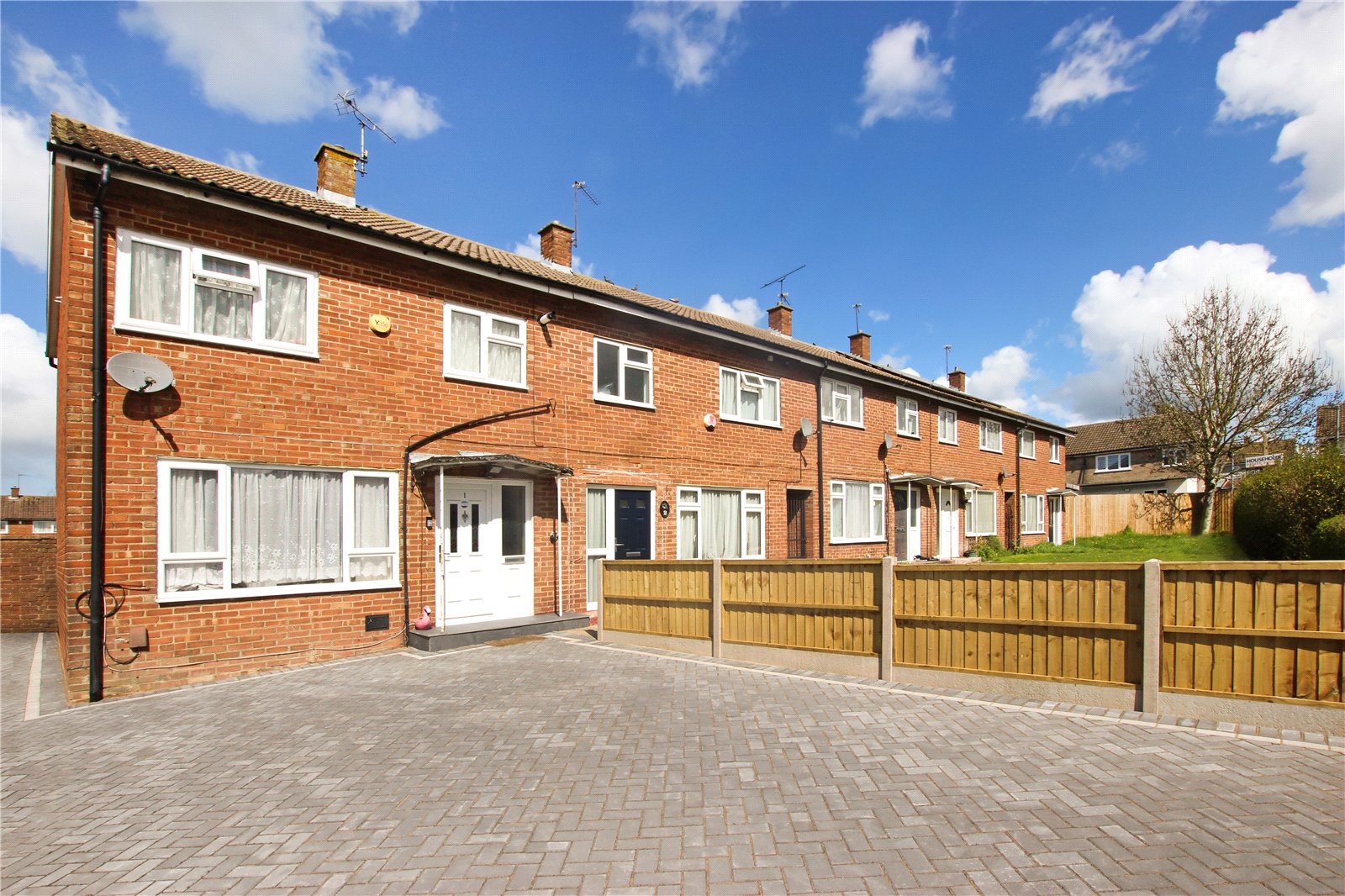 2 bedroom house to rent - Cherrytree Walk, Houghton Regis, Dunstable, LU5 - Property View 1