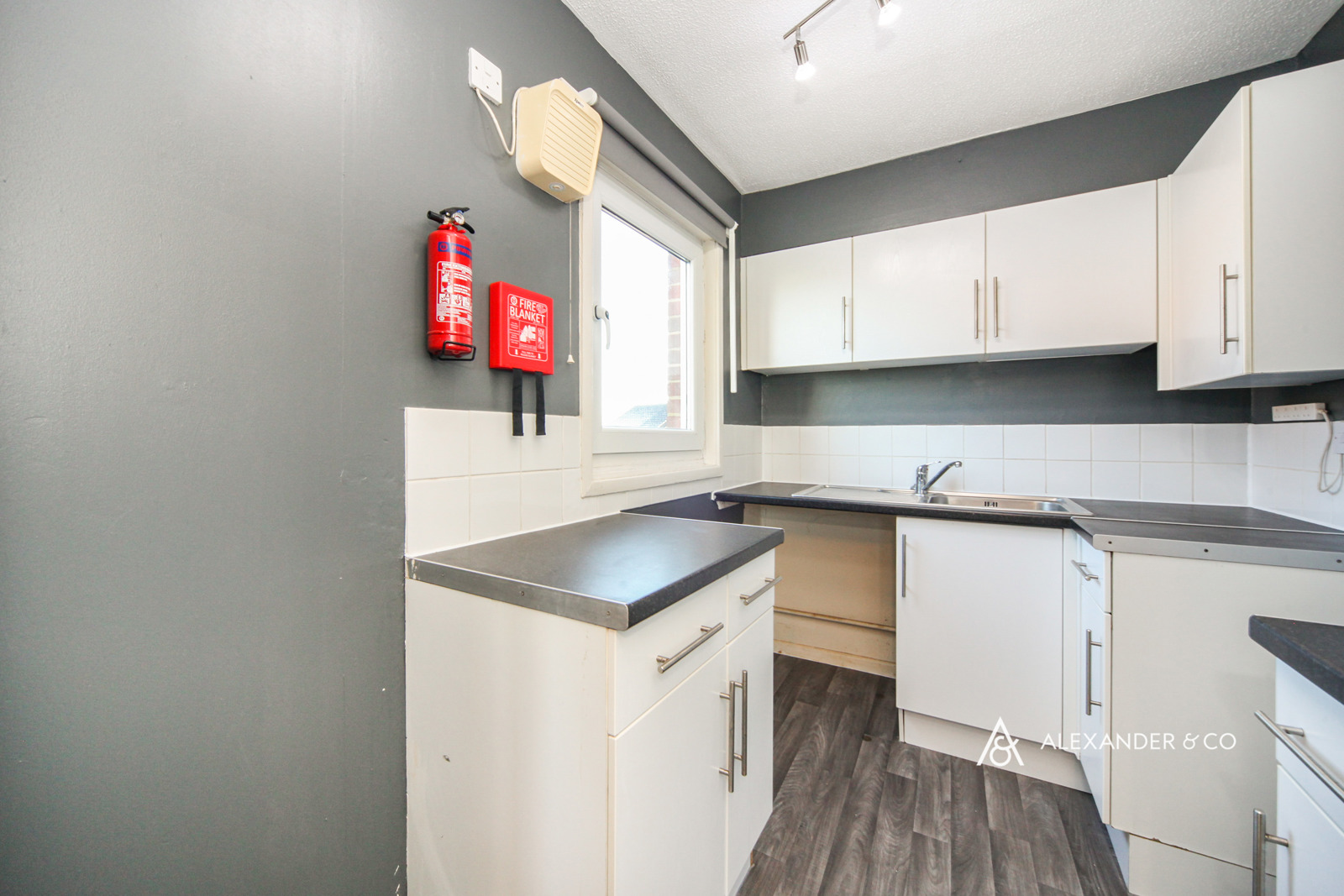 studio to rent - Fensome Drive, Houghton Regis, Dunstable, Bedfordshire, LU5 - Property View 2