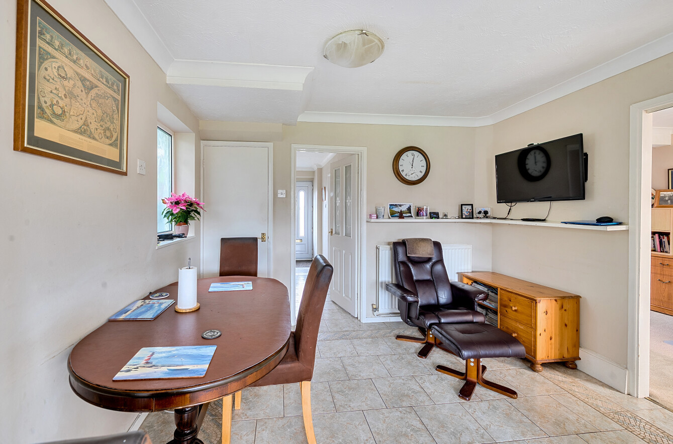 3 bedroom house for sale - Katherine Drive, Dunstable, Bedfordshire, LU5 - Property View 3