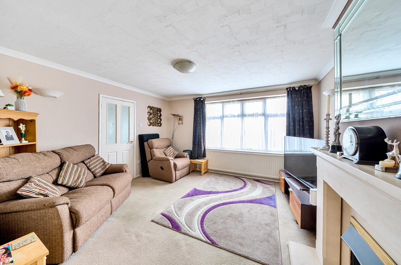 3 bedroom house for sale - Katherine Drive, Dunstable, Bedfordshire, LU5 - Property View 2