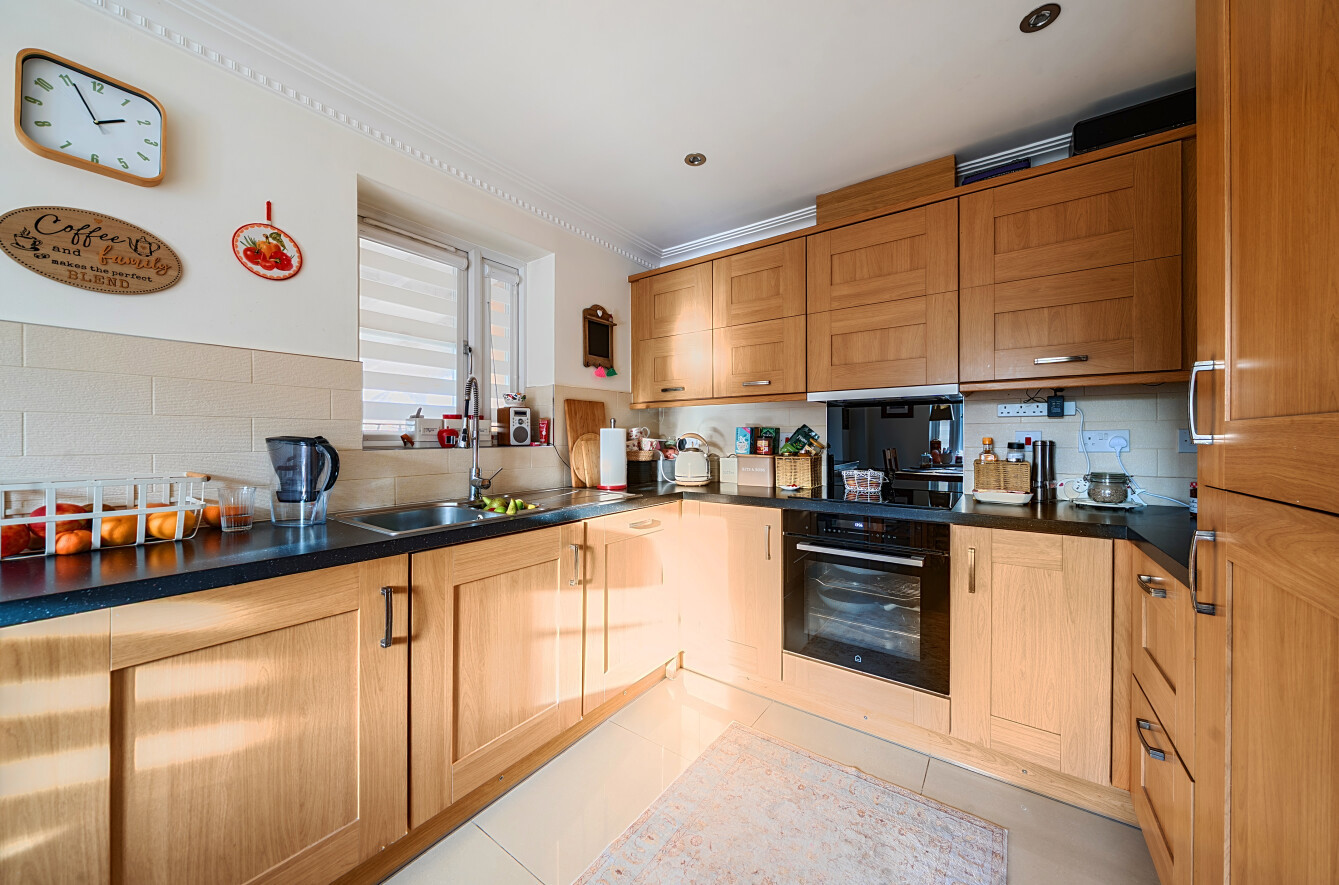 3 bedroom house for sale - Vauxhall Way, Dunstable, Bedfordshire, LU6 - Property View 2