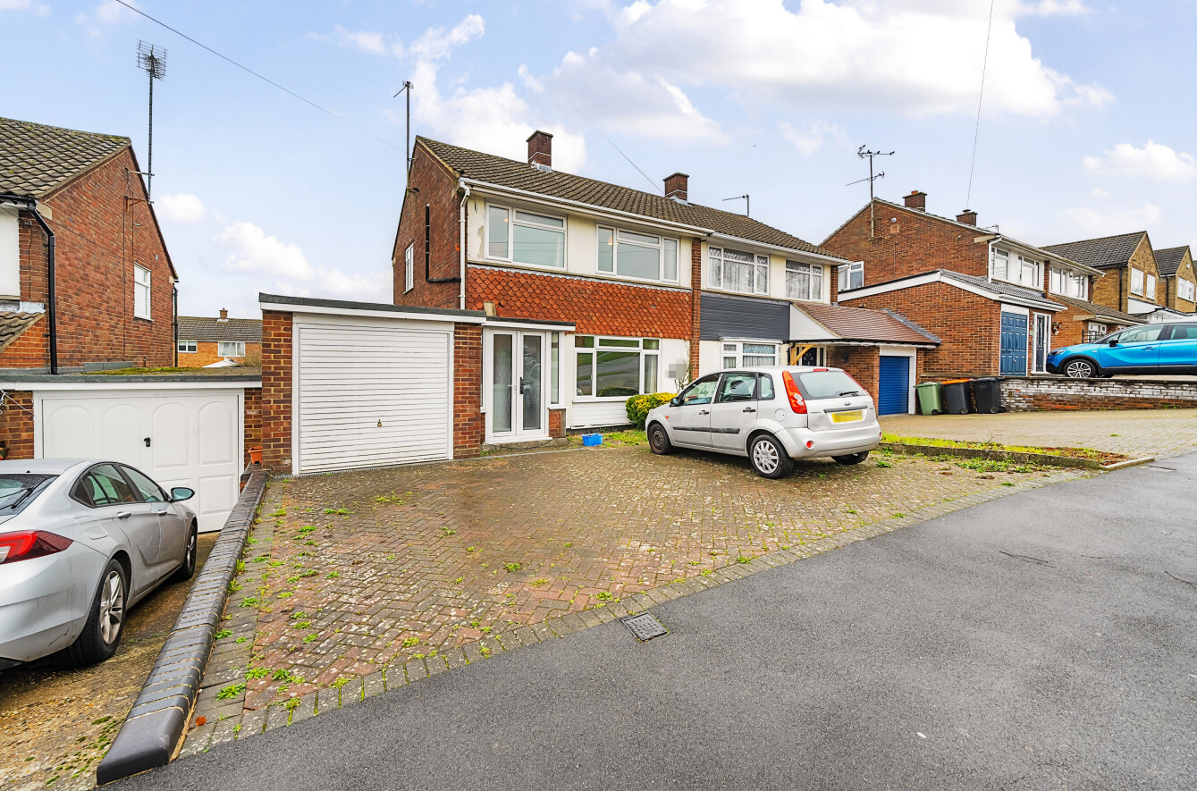 4 bedroom house for sale - Appleby Gardens, Dunstable, Bedfordshire, LU6 - Property View 1