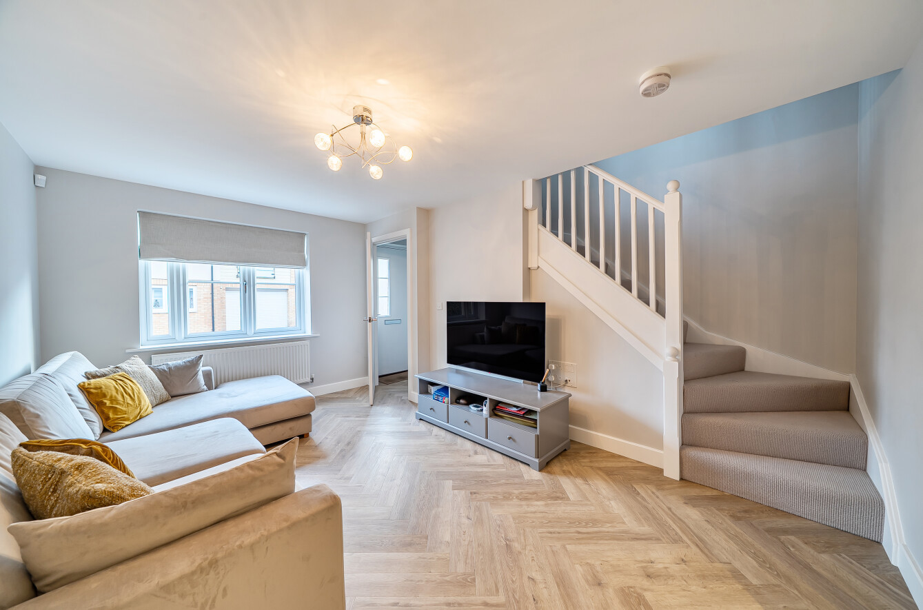 3 bedroom house for sale - Vauxhall Way, Dunstable, Bedfordshire, LU6 - Property View 2