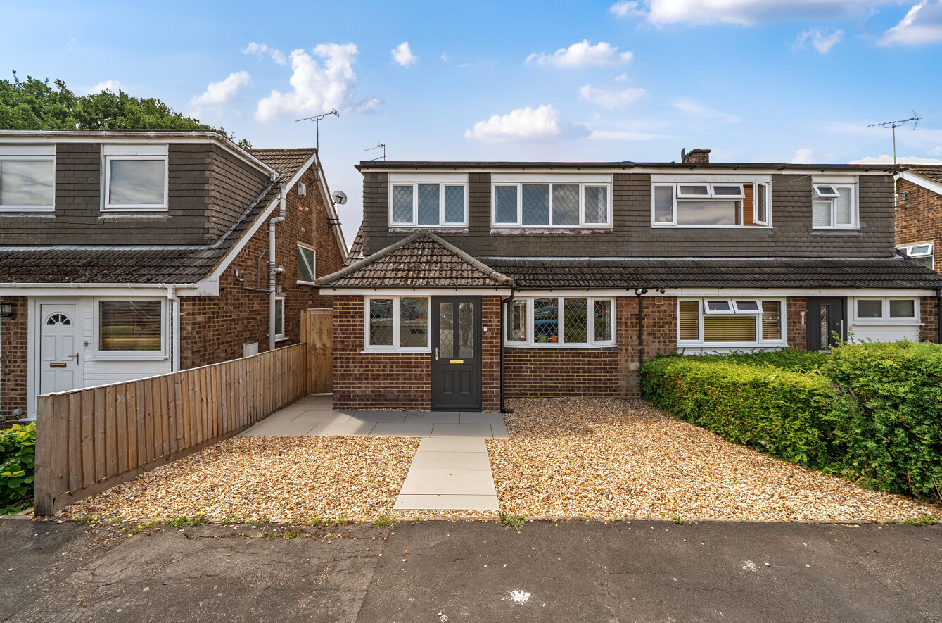 3 bedroom house for sale - Maple Way, Kensworth, Dunstable, Bedfordshire, LU6 - Property View 1